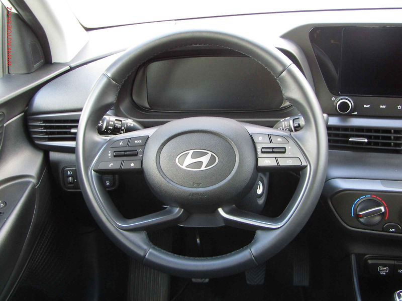 Hyundai i20 (2024) 1.2CVVT, 1.maj,ČR, STK8/28 - fotka 13 z 22