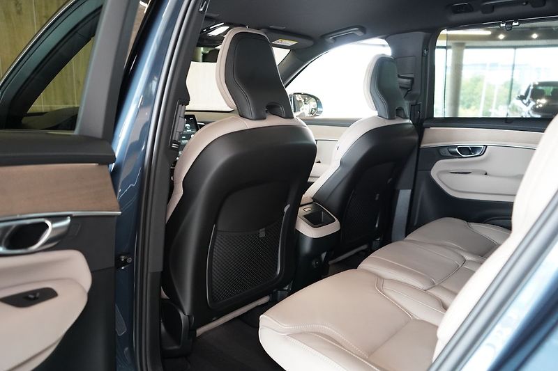 Volvo XC90 B5 PLUS Bright, Vzduch, 360° - fotka 44 z 50