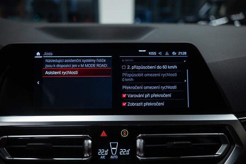 BMW M4 (2022) COMPETITION xDrive  - fotka 28 z 39