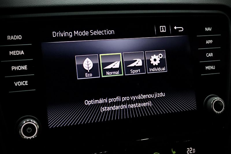 Škoda Octavia 3 FL Combi 1.4 TSI 110 kW DSG - fotka 42 z 43