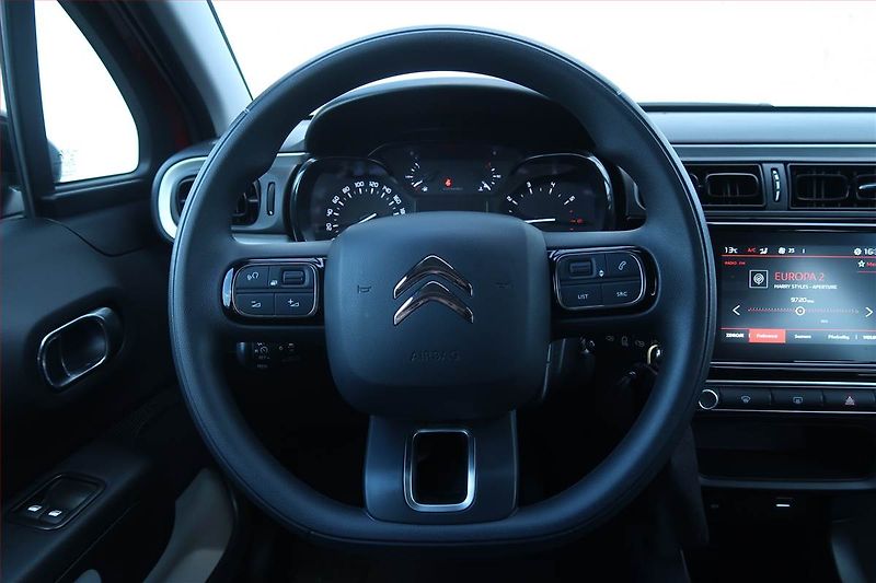 Citroën C3 (2020) Shine 1.2 PureTech, Tempomat - fotka 17 z 23