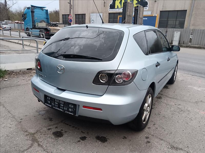 Mazda 3 1,4 i Sport CE - fotka 10 z 20