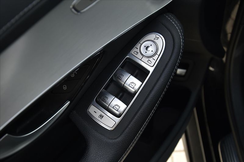 Mercedes-Benz GLC 220d 4MATIC COUPE SERV.KNIHA - fotka 25 z 27