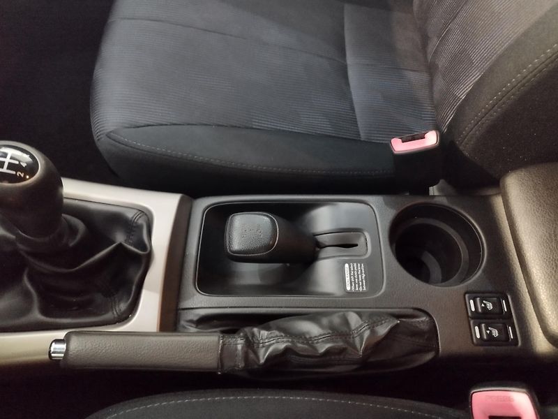 Subaru Forester (2010) 2.0i,taž.zař.,4x4 - fotka 28 z 33