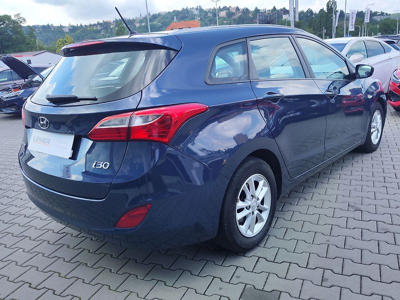 Hyundai i30 1.6 CRDi/81kW Trikolor Komfort - fotka 5 z 31