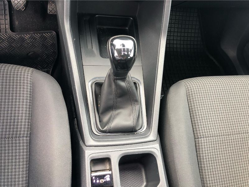 Volkswagen Caddy 2.0 TDi - fotka 21 z 28