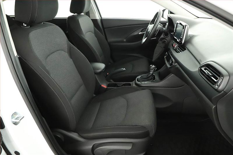 Hyundai i30 (2023) Smart 1.5 T-GDI MHEV, Automat - fotka 7 z 16