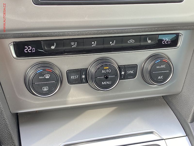Volkswagen Passat (2017) 2.0 TDi, Comfortline - fotka 15 z 17