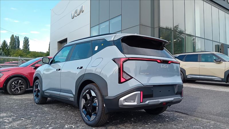 Kia Seltos 1,6 T-GDi 4x2 7DCT EXCLUSIVE - fotka 5 z 5