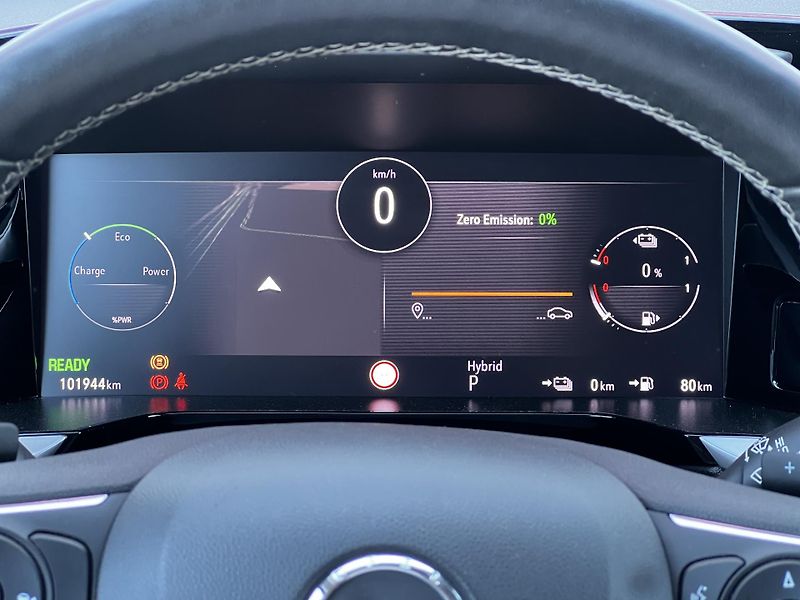 Opel Grandland 1.6PHEV Sport GSLine 165kW DPH - fotka 11 z 25