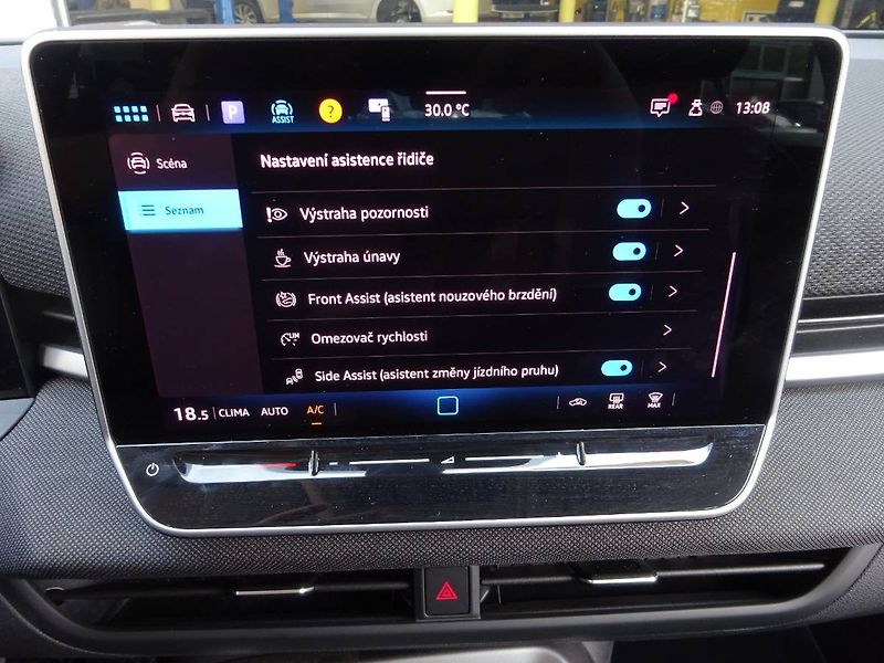 Volkswagen T-Roc (2025) 1,5eTSi /85kW  DSG Trend - fotka 28 z 29