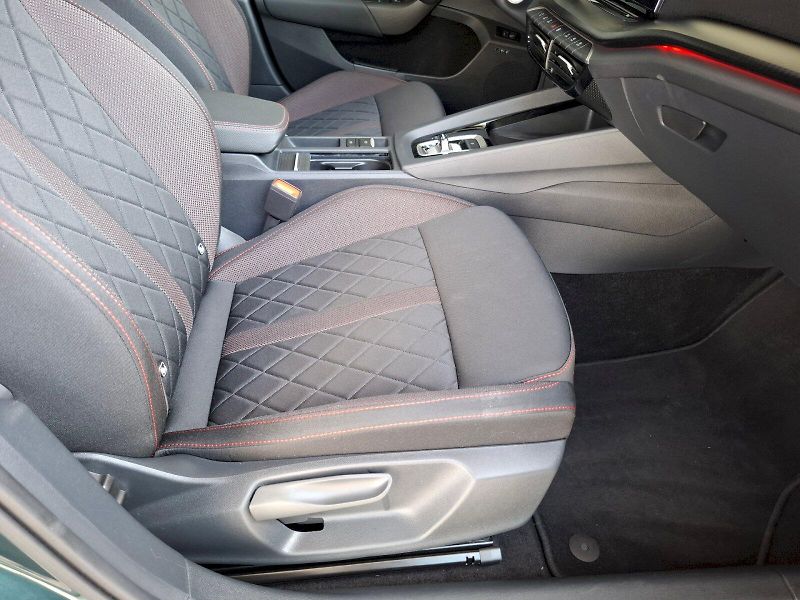 Škoda Octavia (2025) COMBI RS 2,0 TSI 195 KW 7-STUP - fotka 22 z 30
