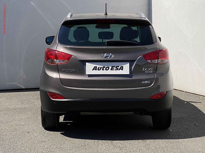Hyundai ix35 (2012) 2.0 CRDi 4x4, Výhřev sed, - fotka 5 z 16