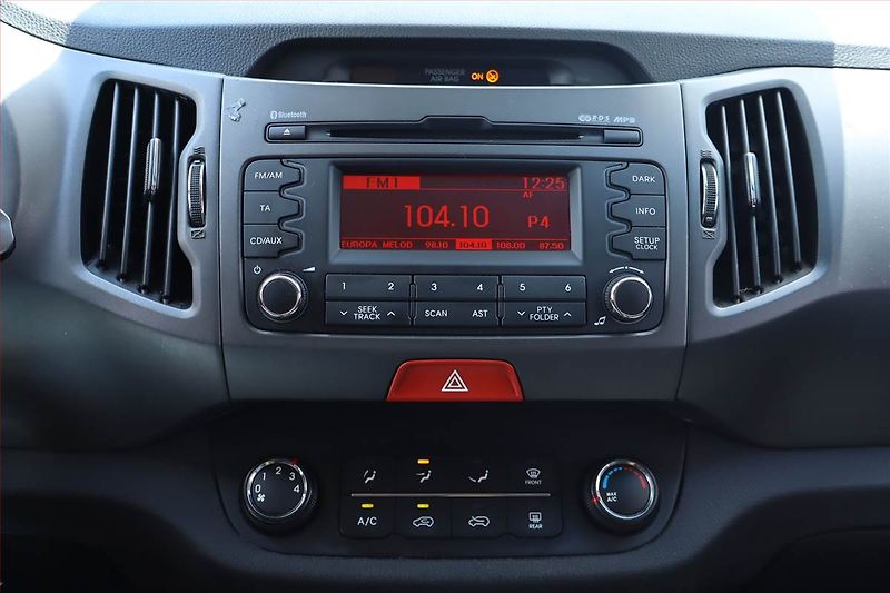 Kia Sportage (2011) 2.0 CRDi, Tempomat - fotka 12 z 17