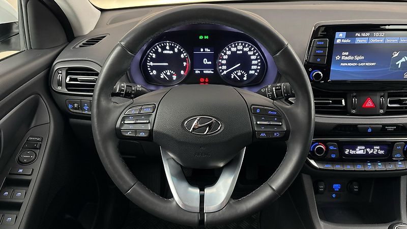 Hyundai i30 1.0 T-GDI Smart Kombi - fotka 9 z 27