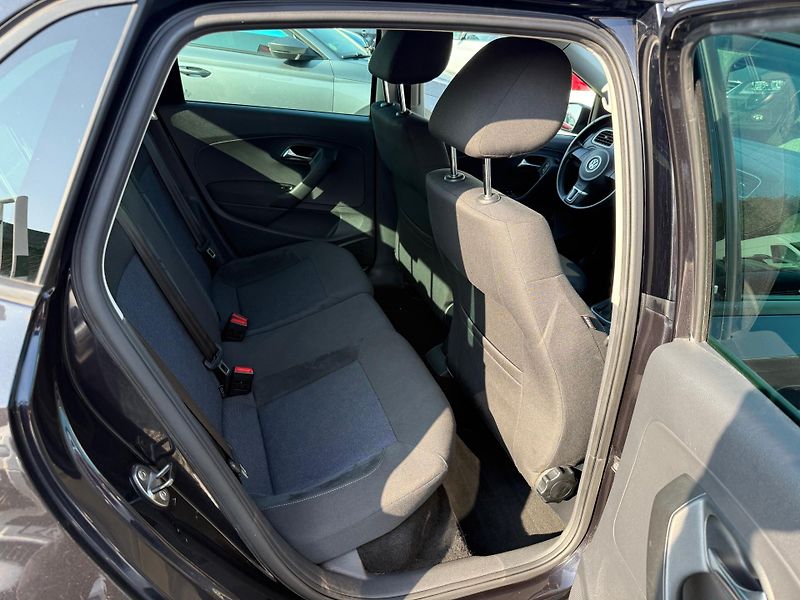 Volkswagen Polo 1.2i STYLE - fotka 11 z 13
