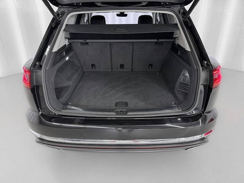 Volkswagen Touareg 3.0TDI 210 KW 4M ELEGANCE, VZD - fotka 32 z 33