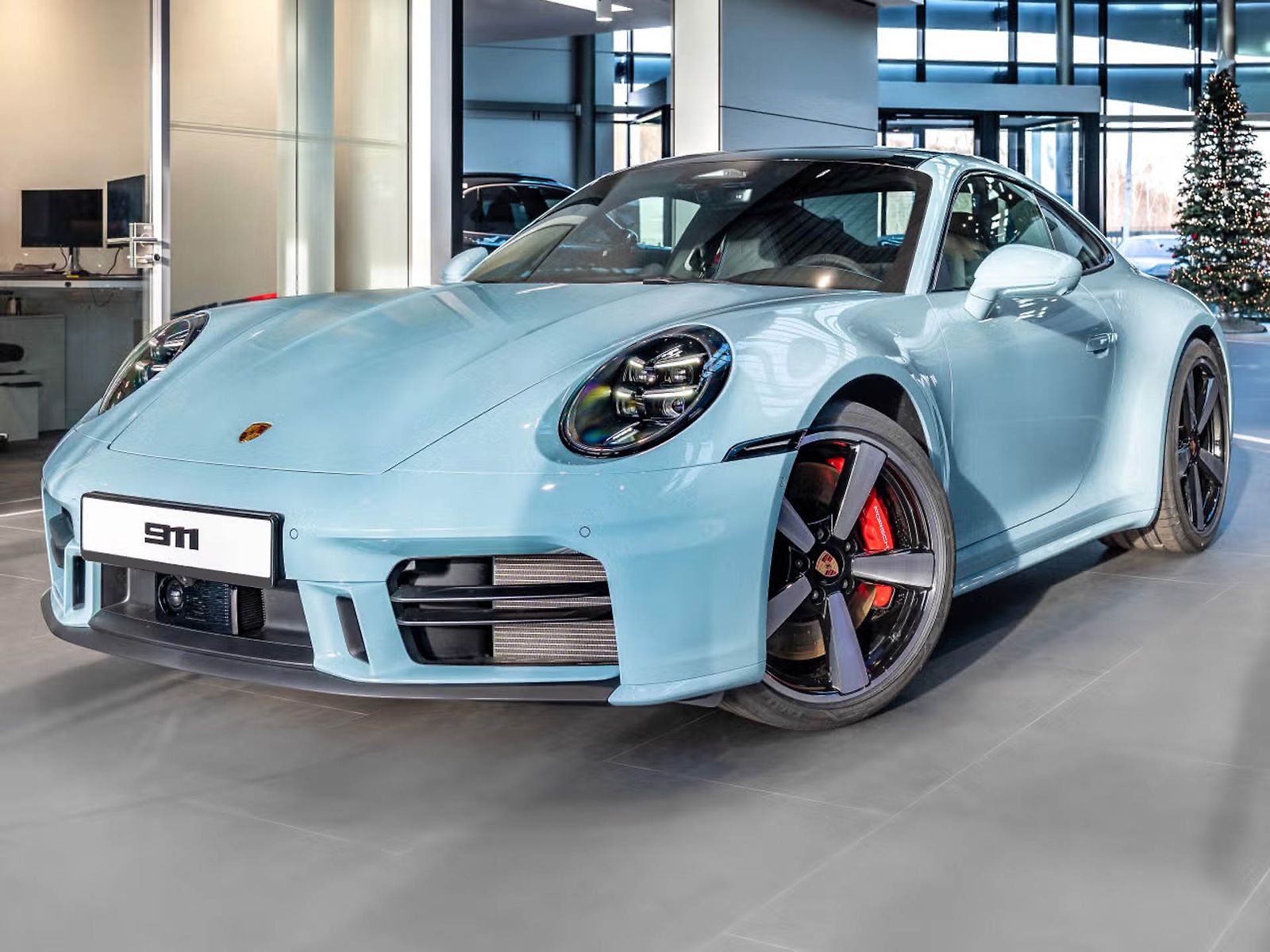 Porsche 911 Carrera 4S Lift Burmester 360