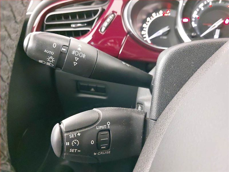 Citroën DS3 (2010) 1.6 VTi, Serv.kniha, nová STK - fotka 18 z 19
