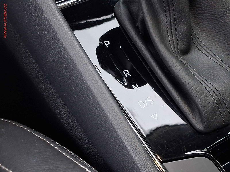 Škoda Karoq (2022) 1.5 TSi, 1.maj,ČR, Style,DSG - fotka 15 z 19