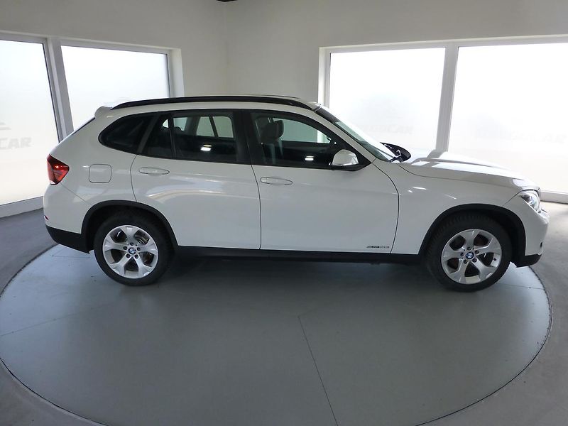 BMW X1 (2014) 2,0D*X-DRIVE**NAVI*ALU**XENONY - fotka 4 z 23