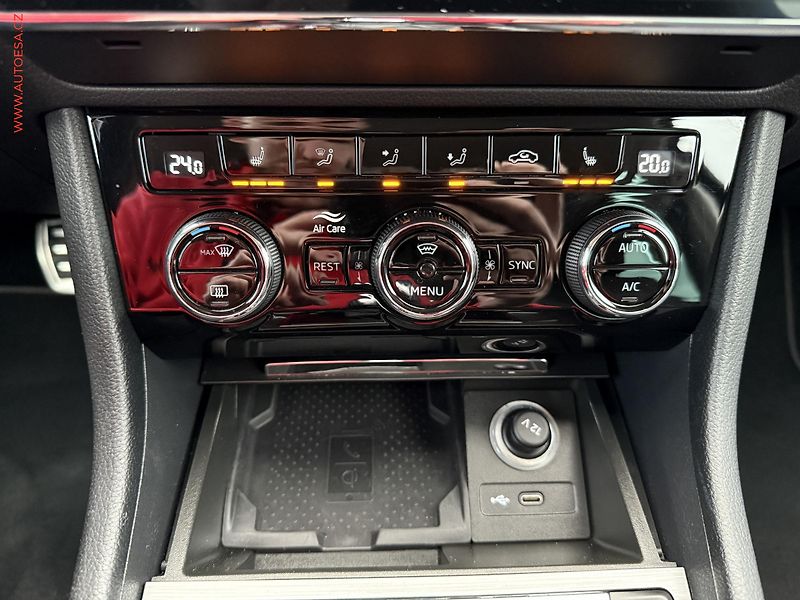 Škoda Superb (2021) 2.0 TDi, Style, DSG, LED - fotka 20 z 21