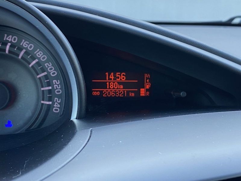 Toyota Verso 1.8i, ČR, Active Trend, tažné - fotka 15 z 32
