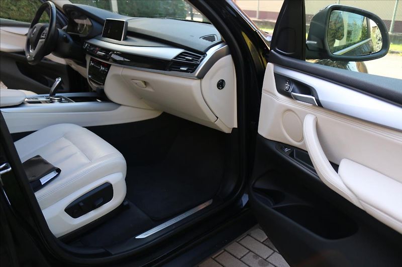 BMW X5 2,0 xDrive25d,ČR, 1. Majitel - fotka 36 z 59
