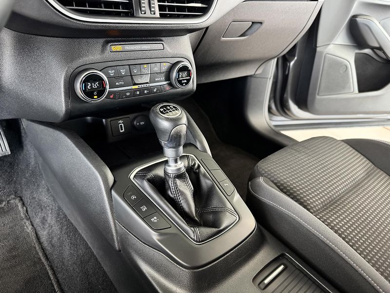 Ford Focus 1,5TDCi 88kW*Vyhř.Volant*Navi - fotka 24 z 33