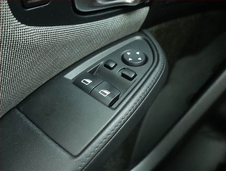 BMW i3 (2014) 60Ah BEV, SoH 74%, Automat - fotka 16 z 19