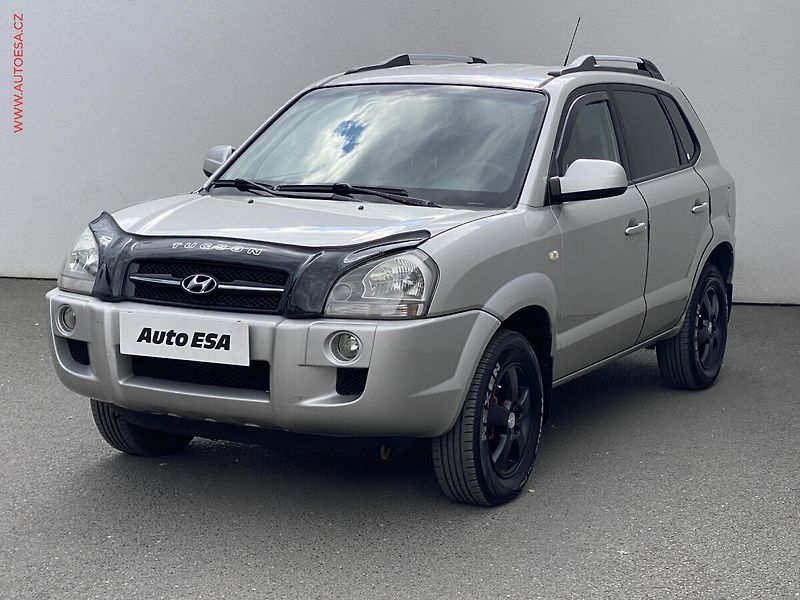 Hyundai Tucson (2008) 2.0i, AC, el. výbava - fotka 3 z 15
