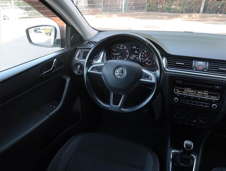 Škoda Rapid (2014) Spaceback 1.2 TSI, Serv.kniha - fotka 7 z 16