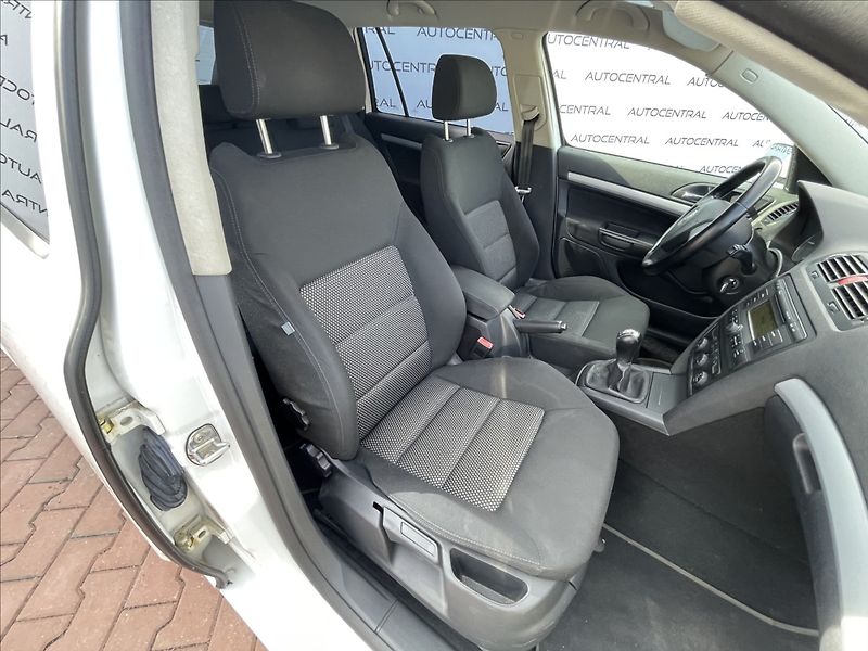 Škoda Octavia 1,8 TSi,118kW,RS paket - fotka 18 z 20