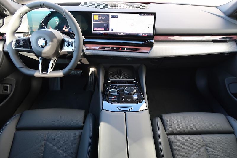 BMW Řada 5 540d xDrive Sedan - fotka 4 z 6