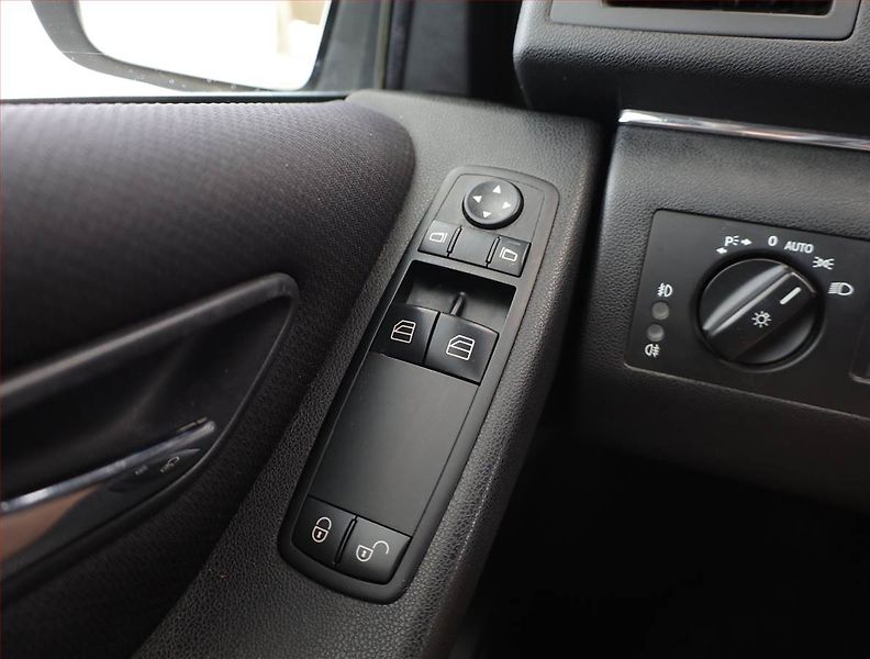 Nissan Juke (2012) 1.6 i, Navi, Tempomat - fotka 14 z 14