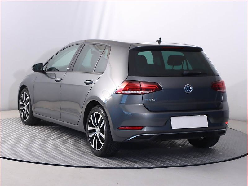 Volkswagen Golf (2019) 1.6 TDI, Automat, Navi - fotka 4 z 21