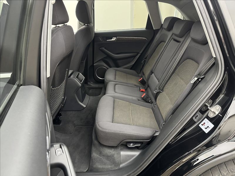 Audi Q5 3,0 4X4 EXCLUSIVE ROZVODY APOD - fotka 45 z 55