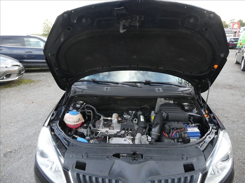 Škoda Fabia 1,2 TSi, 2 x kola, po servise - fotka 29 z 45