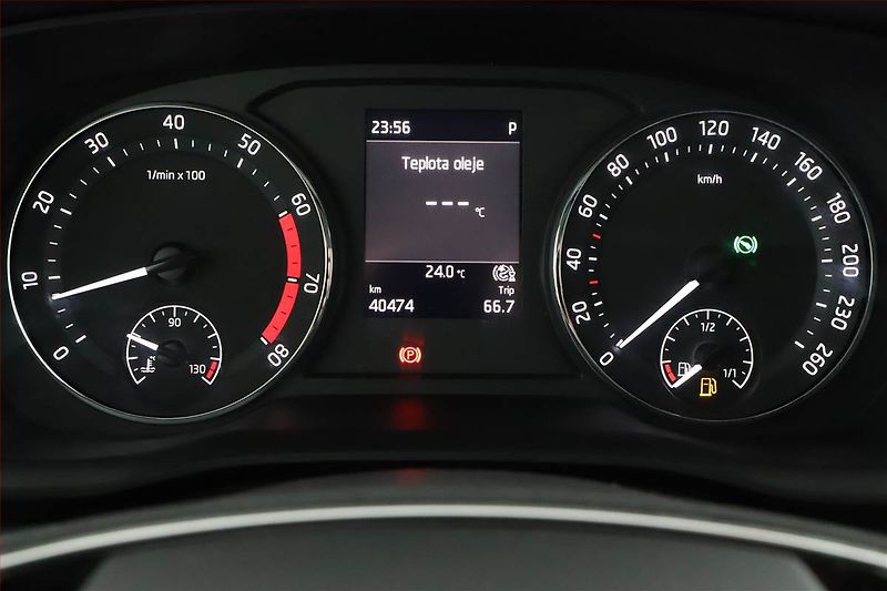 Škoda Octavia (2024) Ambition 1.5 TSI e-tec - fotka 8 z 21
