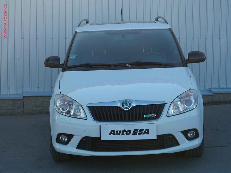 Škoda Fabia (2011) 1.4 TSi, ČR, RS, DSG - fotka 2 z 23