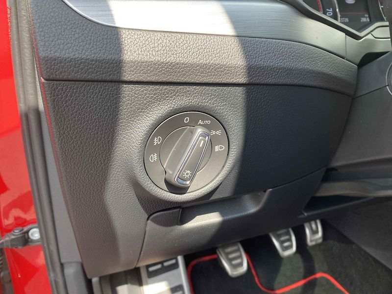 Škoda Superb (2018) 1.4 TSi, Style, bixen, panor - fotka 15 z 19