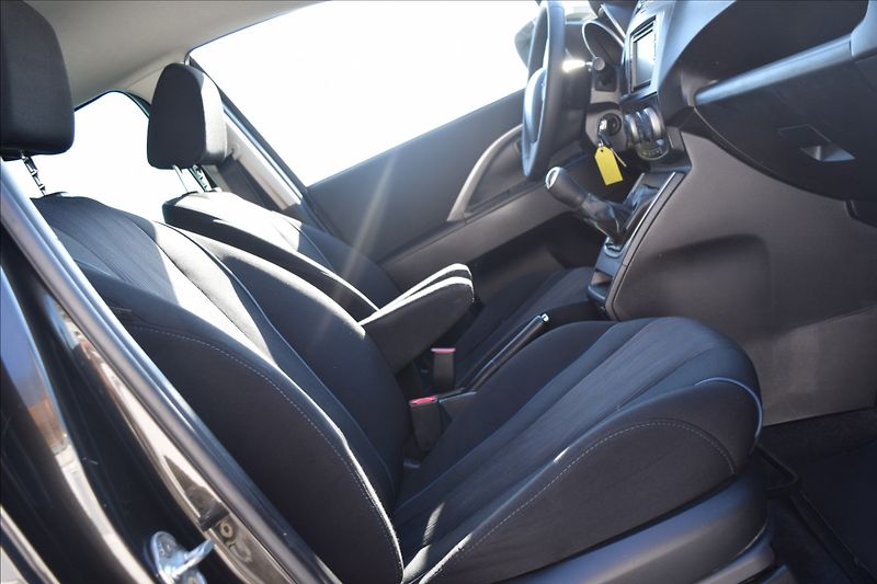 Mazda 5 2,0 110KW 7MÍST VÝHŘEV NAVI - fotka 41 z 46