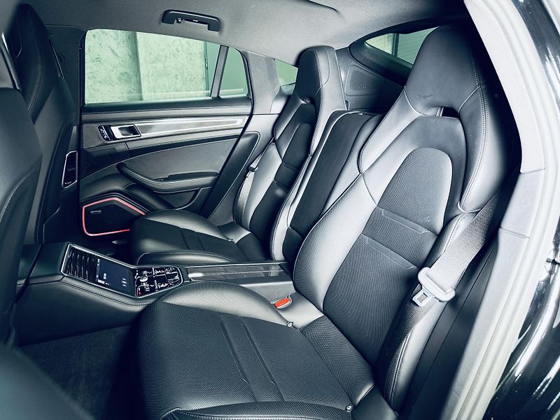 Porsche Panamera (2017) 4S*DIESEL*CHRONO*CARBON* - fotka 39 z 43