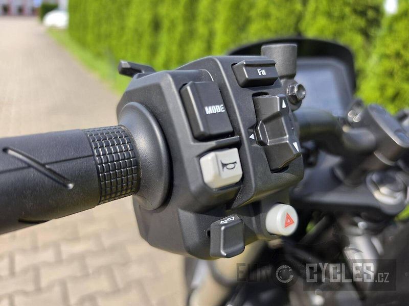Honda CB 750 Hornet (2023) - fotka 14 z 19