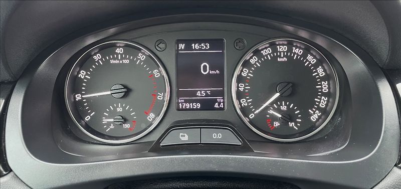 Škoda Fabia 1,0 TSi,1.maj.,ČR,po servisu - fotka 13 z 22