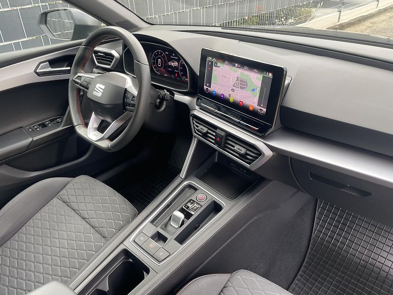 Seat Leon (2021) 1.5 TSI 110 kW DSG FR - fotka 9 z 47