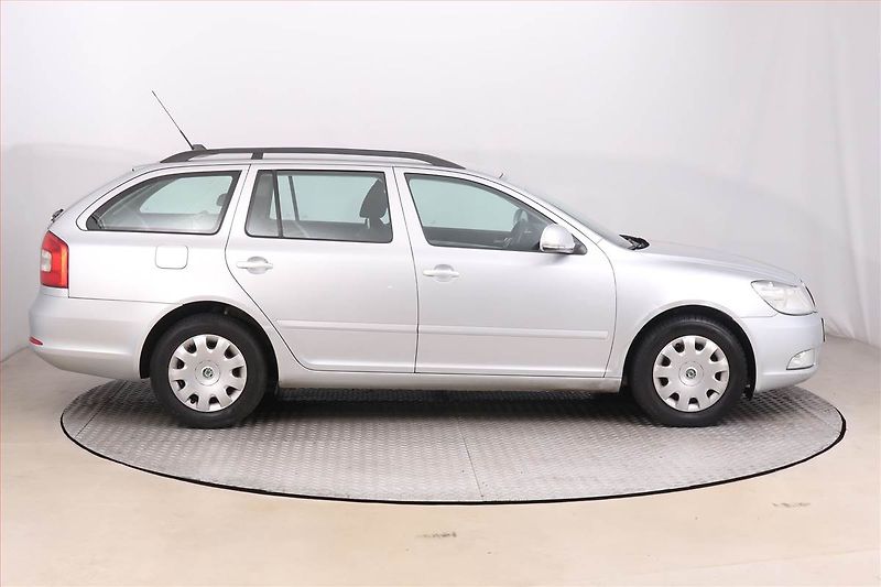 Škoda Octavia (2009) 2.0 TDI, Automat, po STK - fotka 6 z 15