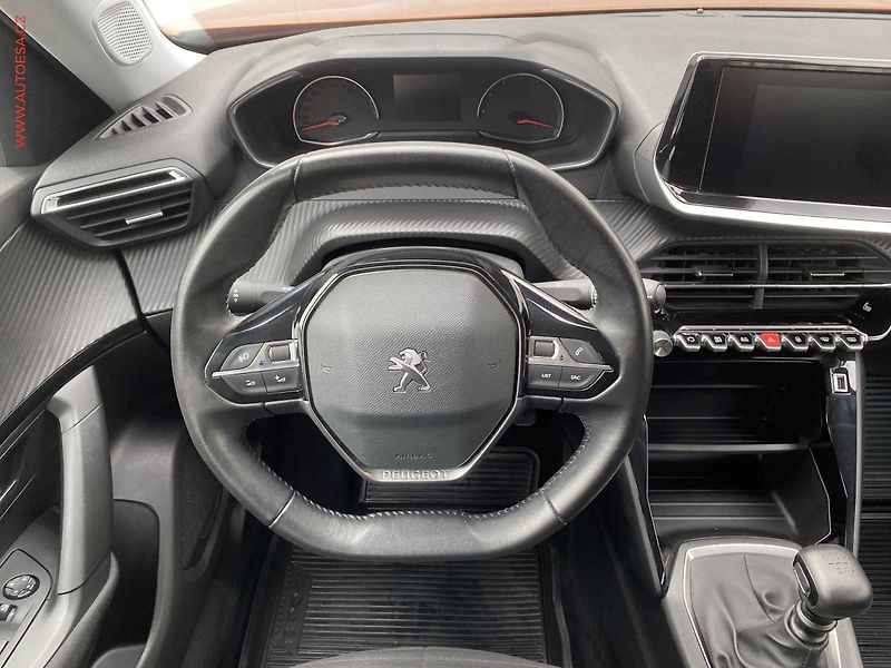 Peugeot 2008 (2021) 1.2 PT, 1.maj,ČR, Active, LED - fotka 11 z 17