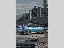 BMW X4 M40i.