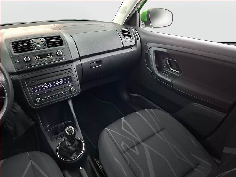 Škoda Fabia (2013) 1.2 TSI, Park. senzory - fotka 8 z 14
